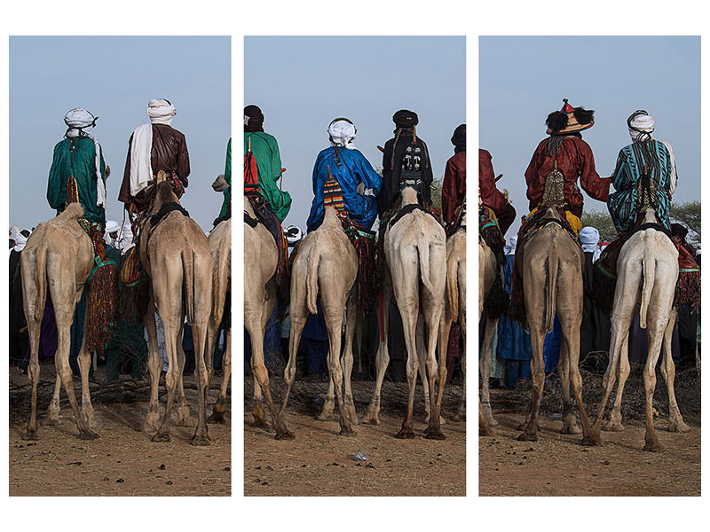 3-piece-canvas-print-watching-the-gerewol-festival-from-the-camels-niger