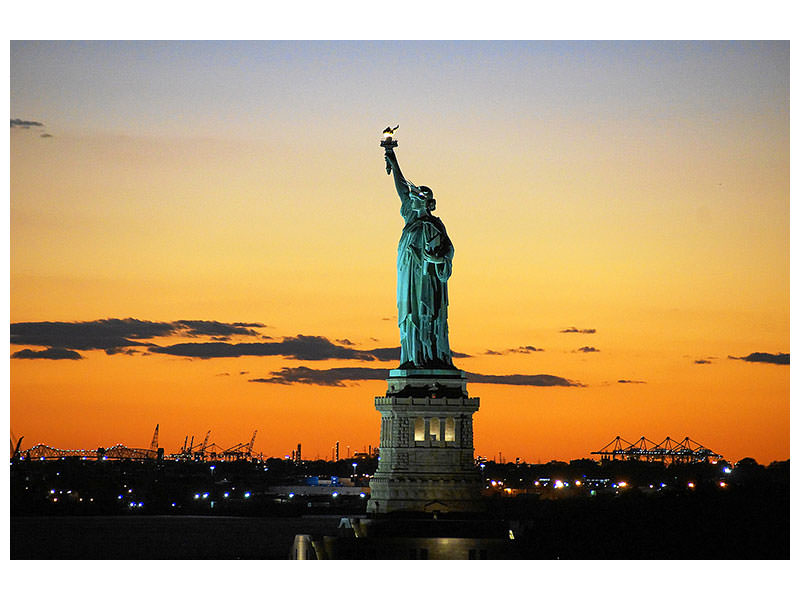 canvas-print-statue-of-liberty-in-the-evening-light